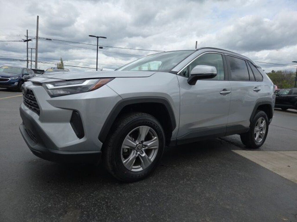 Used 2025 Toyota RAV4 XLE SUV