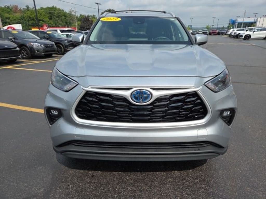 Used 2023 Toyota Highlander Hybrid XLE SUV