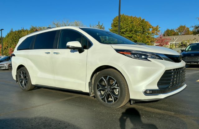 Used 2026 Toyota Sienna Platinum Minivan/Van