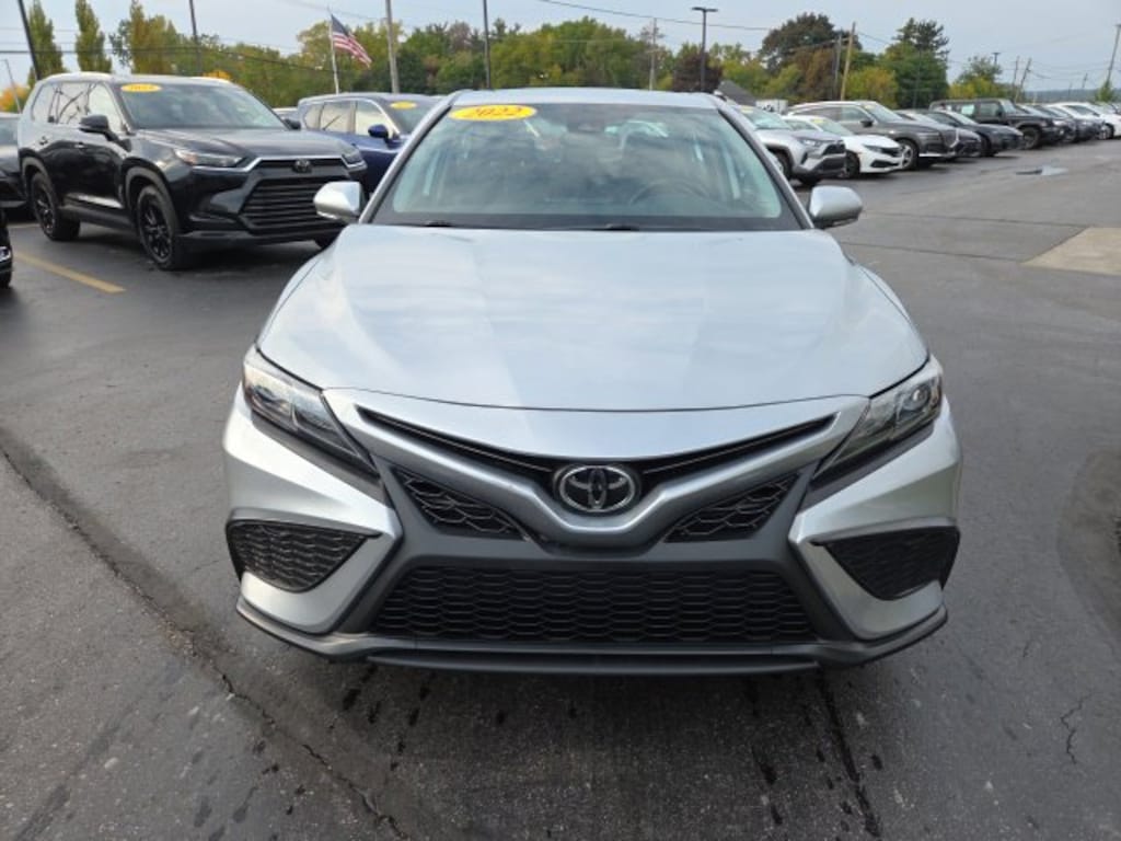 Used 2022 Toyota Camry SE Sedan
