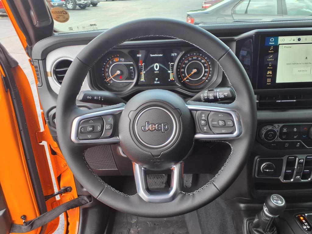 2025 Jeep Wrangler 4-Door Sahara - Photo 25