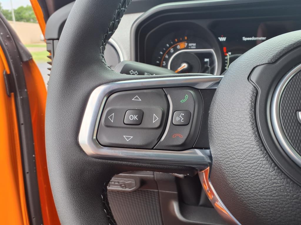 2025 Jeep Wrangler 4-Door Sahara - Photo 8