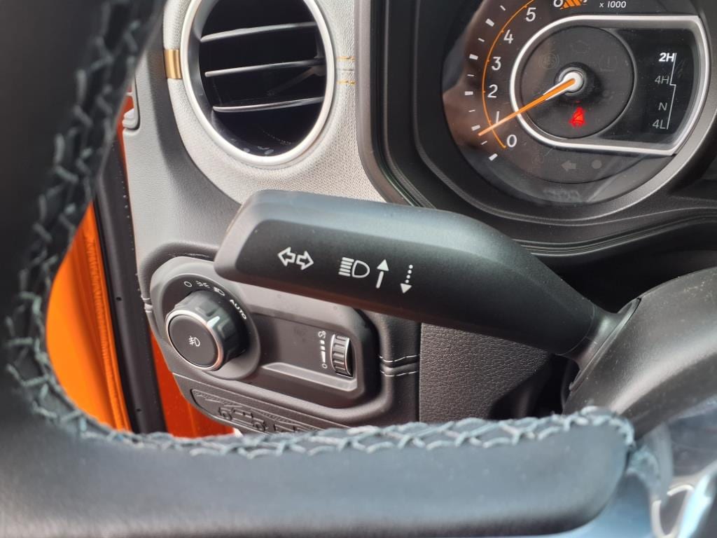 2025 Jeep Wrangler 4-Door Sahara - Photo 10