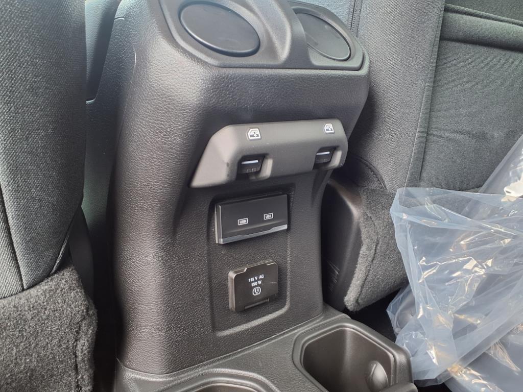 2025 Jeep Wrangler 4-Door Sahara - Photo 24