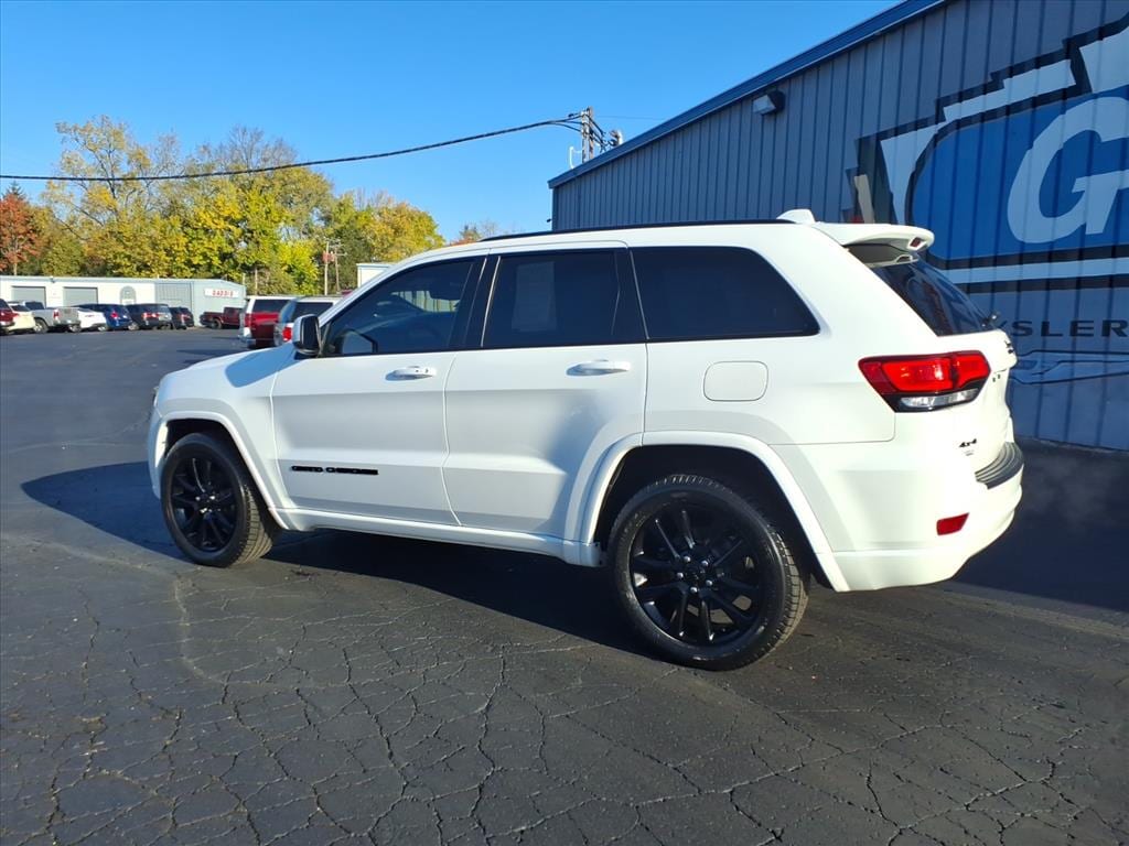 Used 2019 Jeep Grand Cherokee Laredo SUV