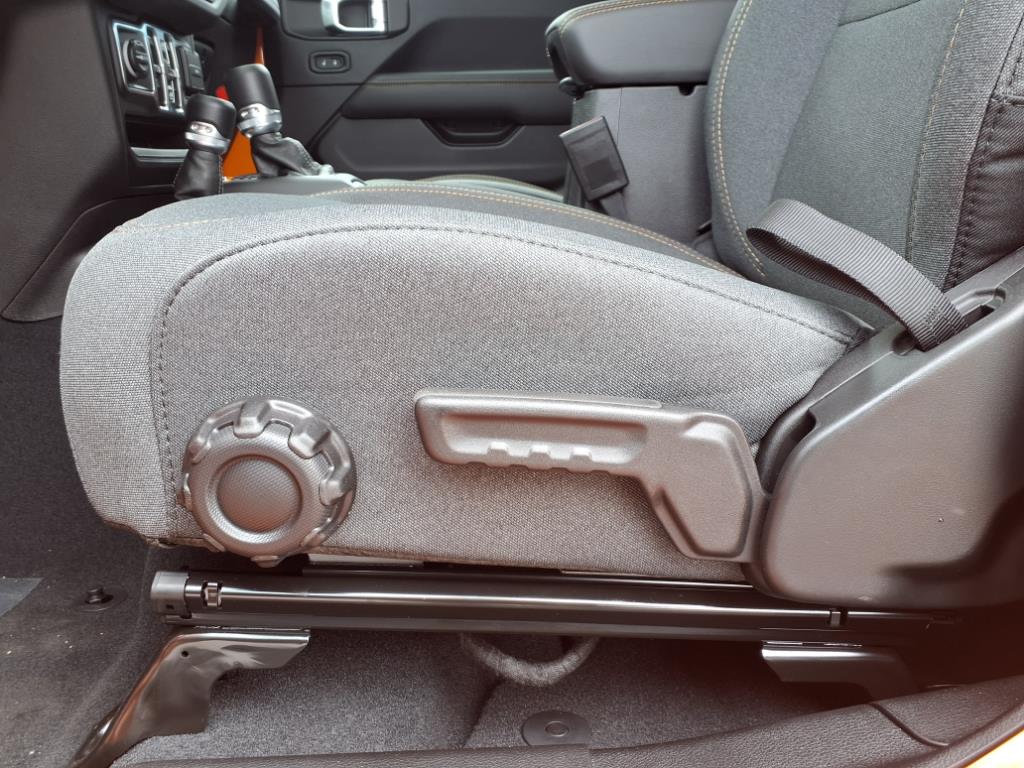 2025 Jeep Wrangler 4-Door Sahara - Photo 21