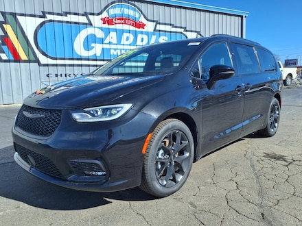 New 2025 Chrysler Pacifica for sale in Muncie