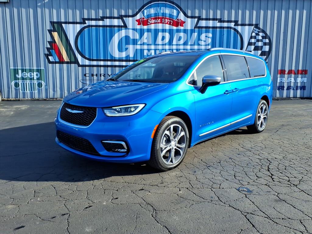2026 Chrysler Pacifica Pinnacle's photo