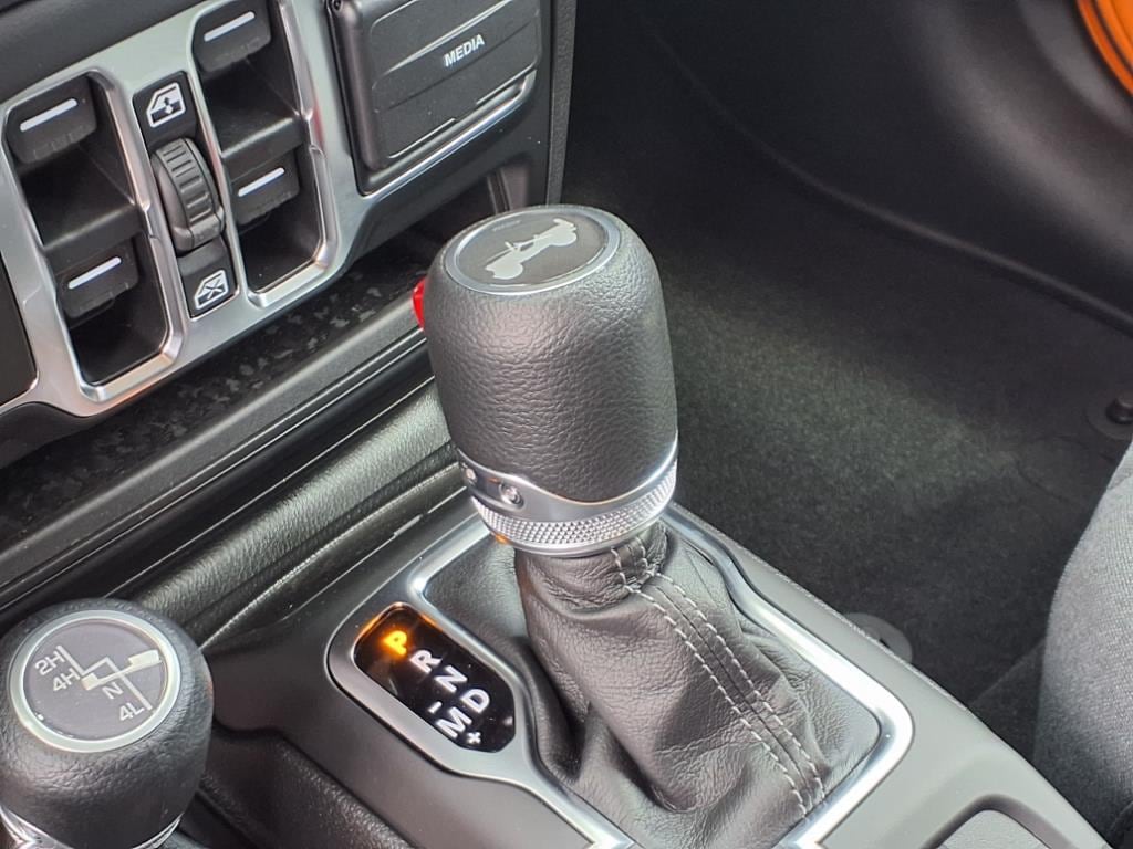2025 Jeep Wrangler 4-Door Sahara - Photo 16