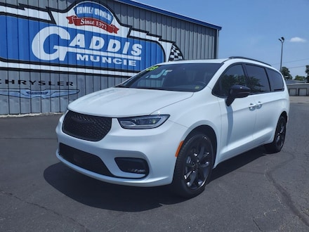 2023 Chrysler Pacifica LIMITED AWD Passenger Van