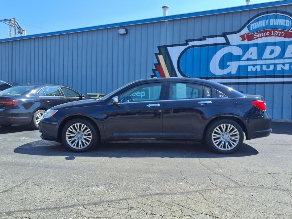Used 2012 Chrysler 200 Limited with VIN 1C3CCBCB1CN306939 for sale in Muncie, IN