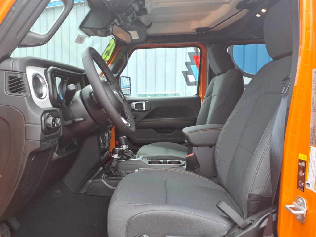2025 Jeep Wrangler 4-Door Sahara - Photo 22