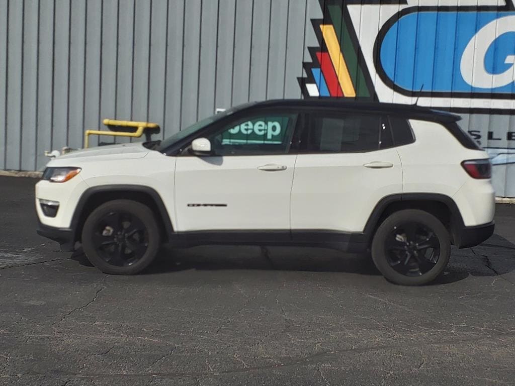 Used 2021 Jeep Compass Altitude with VIN 3C4NJDBB6MT555102 for sale in Muncie, IN