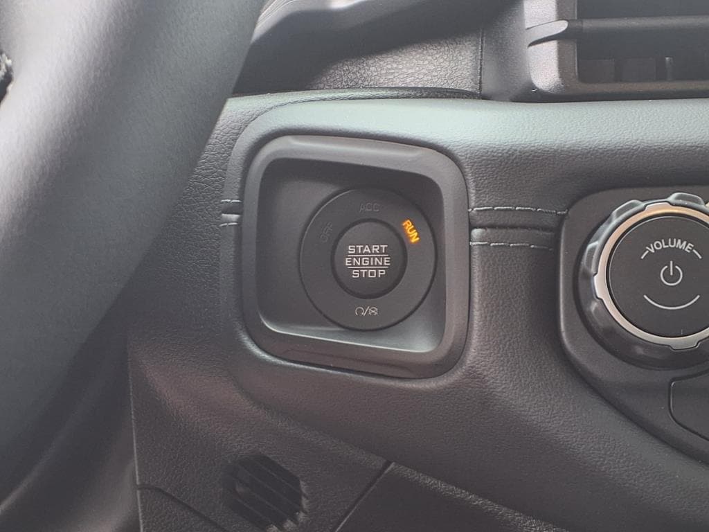 2025 Jeep Wrangler 4-Door Sahara - Photo 19