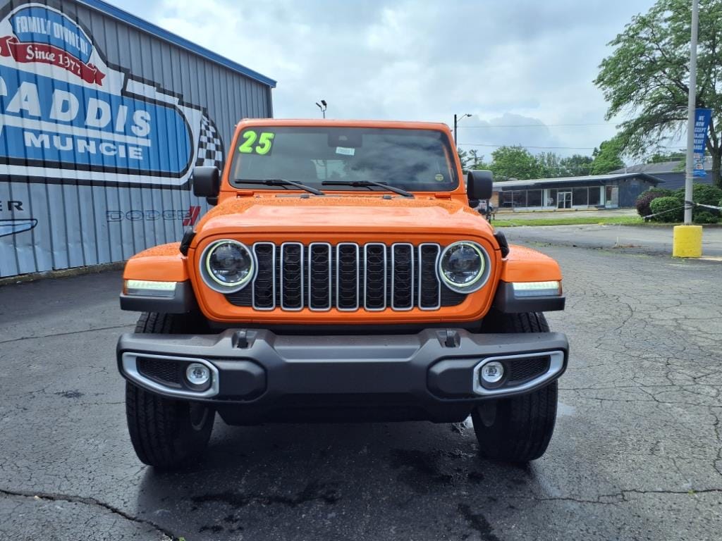 2025 Jeep Wrangler 4-Door Sahara - Photo 11