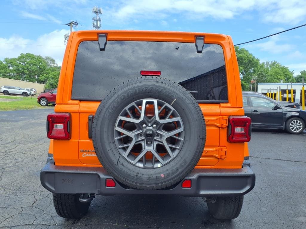 2025 Jeep Wrangler 4-Door Sahara - Photo 26