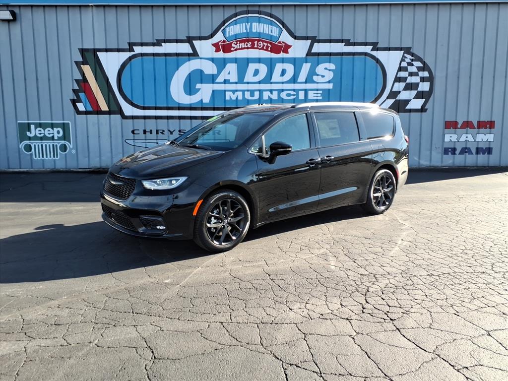 New 2026 Chrysler Pacifica for sale in Muncie