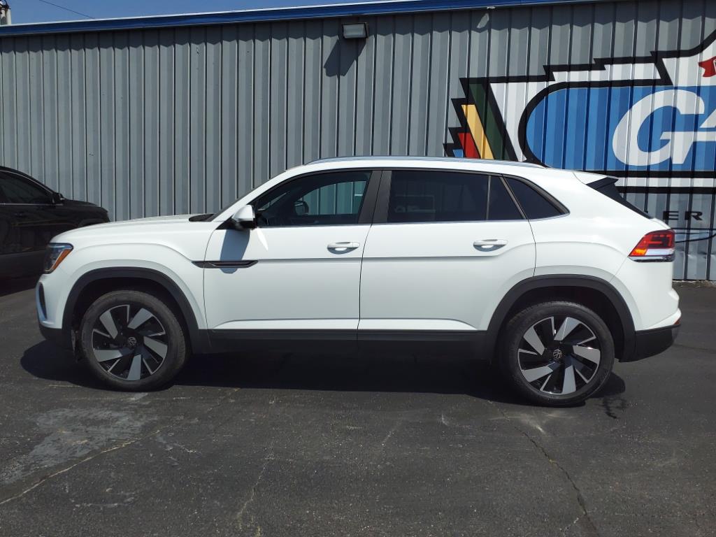 Used 2024 Volkswagen Atlas Cross Sport SE w/Tech with VIN 1V2WE2CA4RC211904 for sale in Muncie, IN