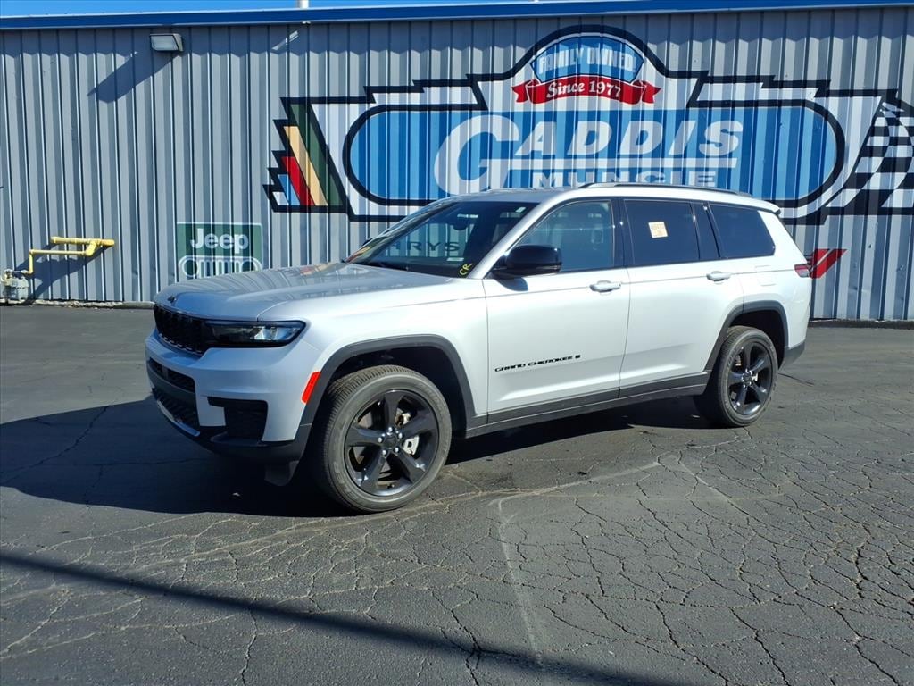 Used 2023 Jeep Grand Cherokee L Laredo SUV