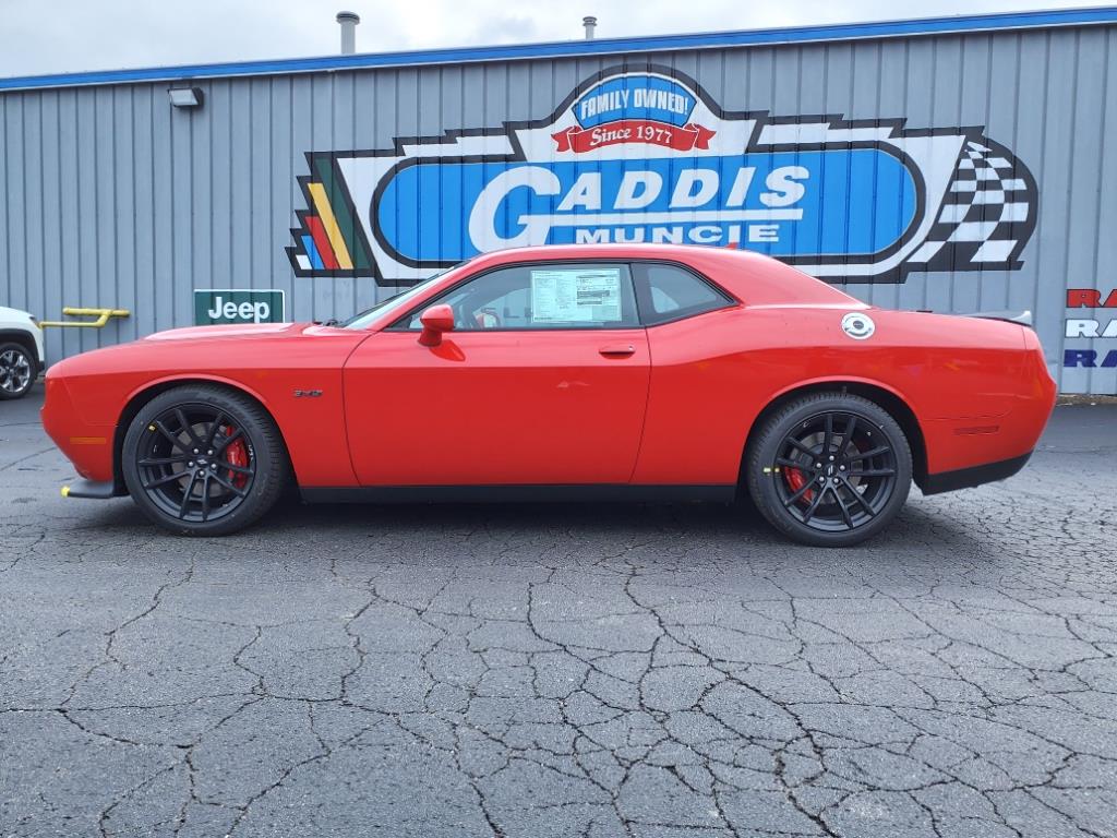 2023 Dodge Challenger R/T photo 2