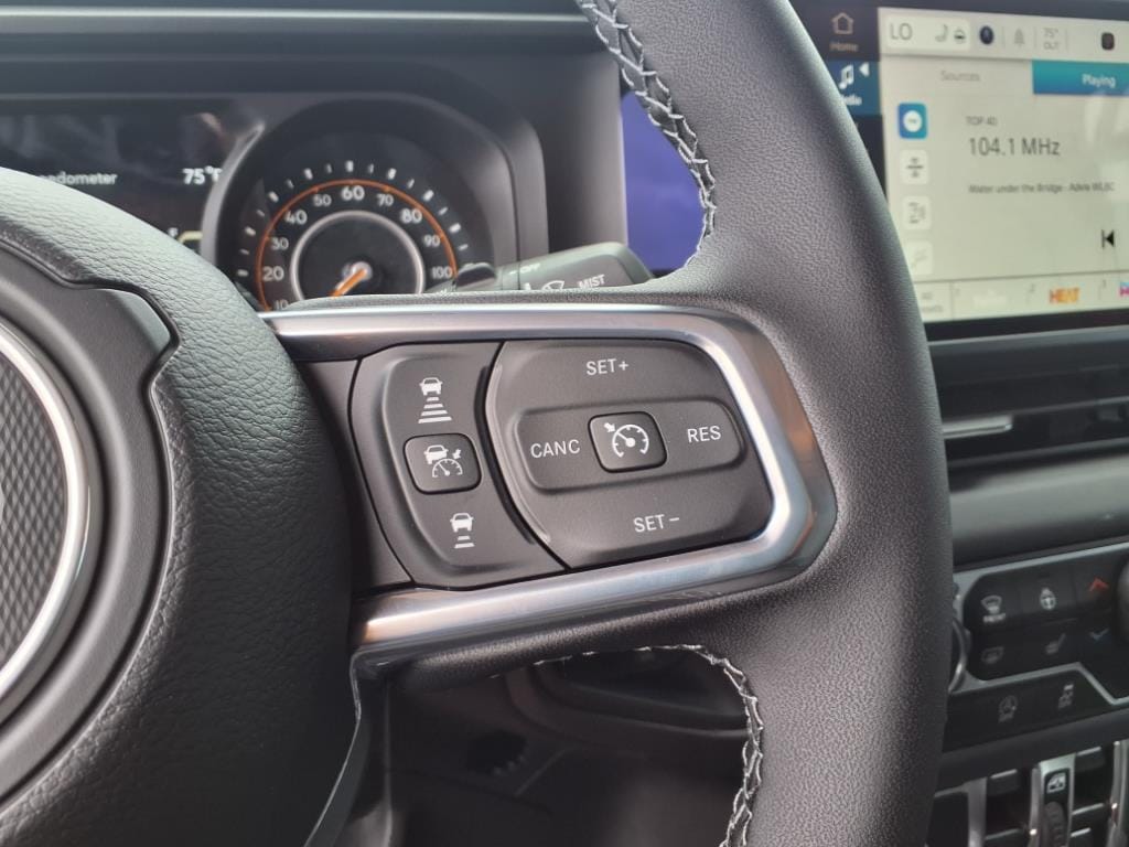 2025 Jeep Wrangler 4-Door Sahara - Photo 9