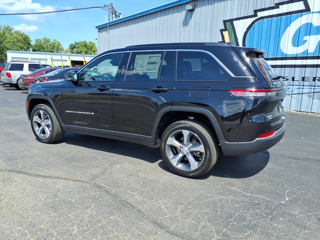 2025 Jeep Grand Cherokee Limited photo 4