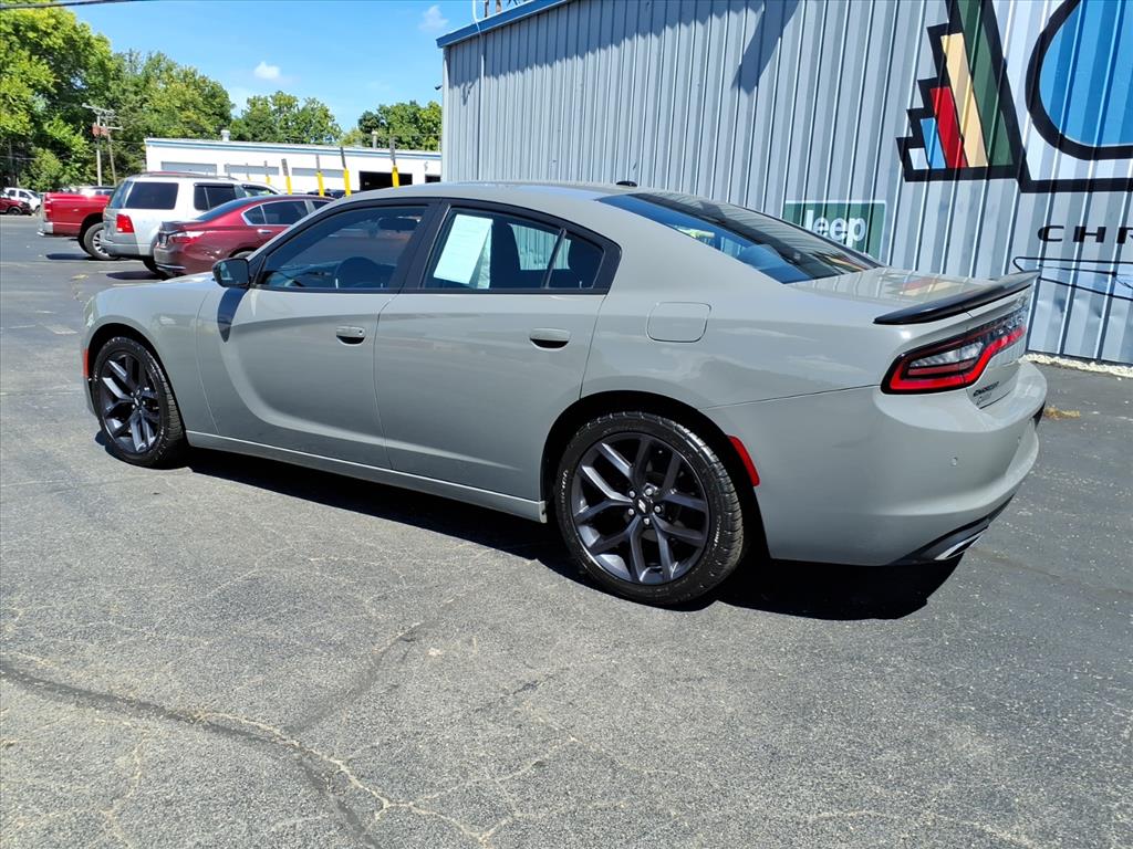 2019 Dodge Charger SXT photo 4