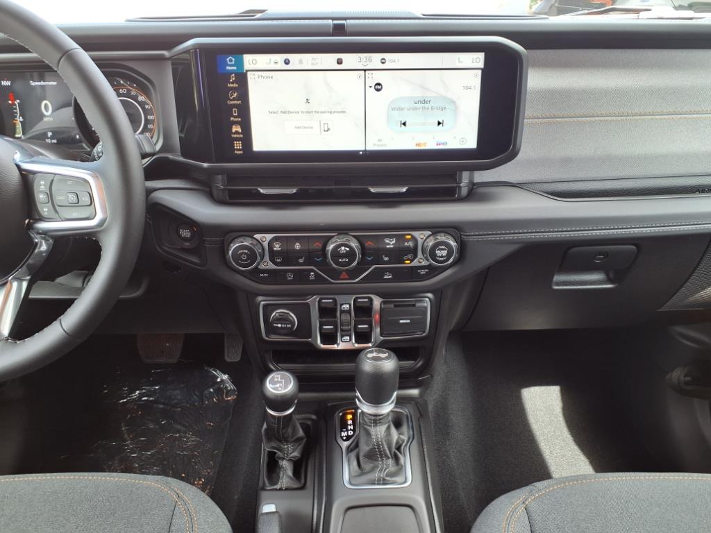 2025 Jeep Wrangler 4-Door Sahara - Photo 31