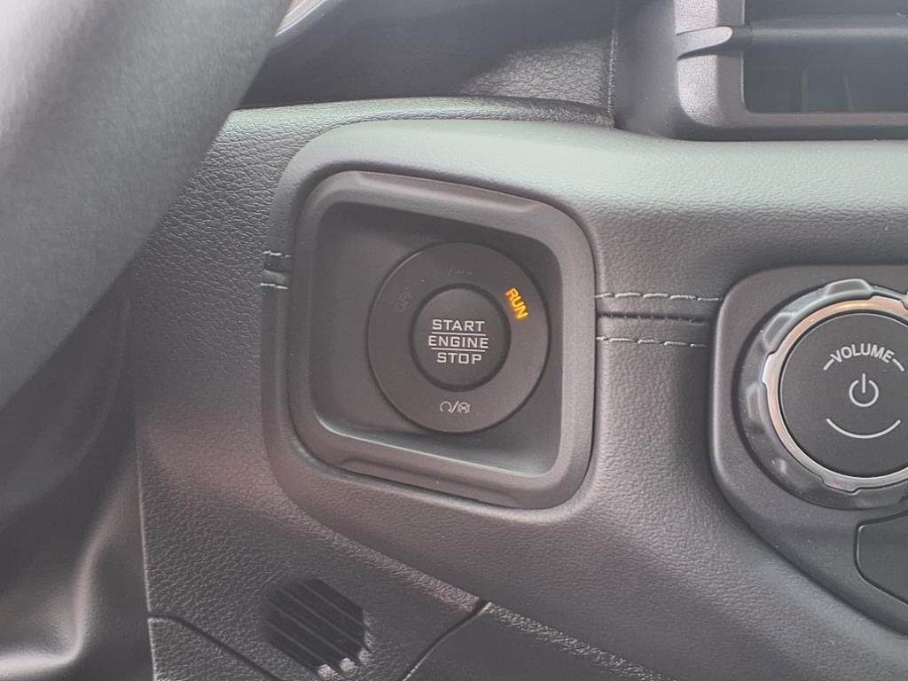 2025 Jeep Wrangler 4-Door Sahara - Photo 18