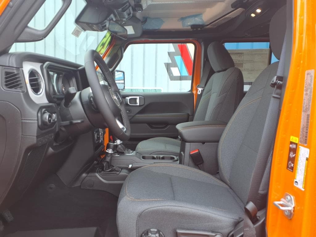 2025 Jeep Wrangler 4-Door Sahara - Photo 21