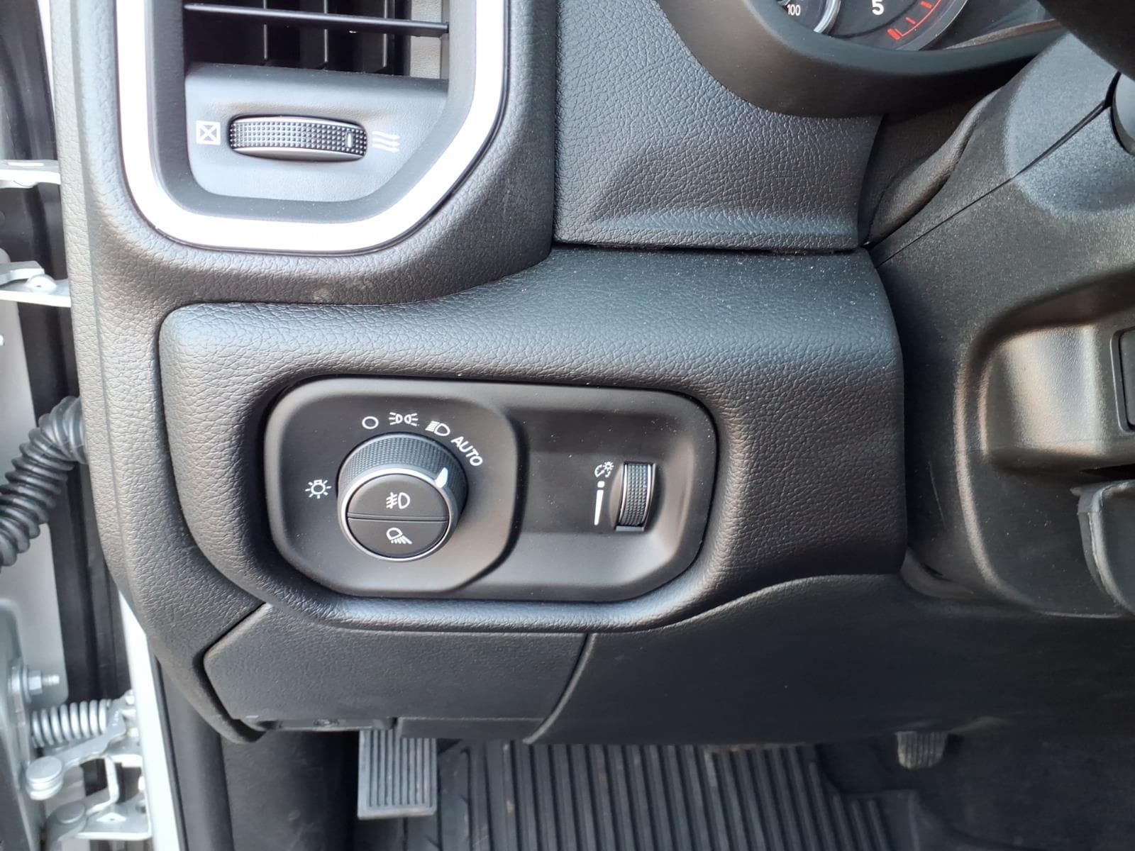 2026 RAM 2500 Big Horn - Photo 18