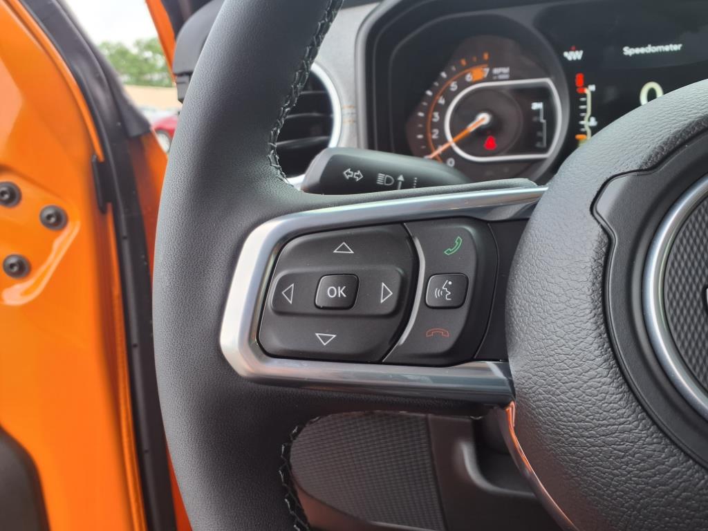 2025 Jeep Wrangler 4-Door Sahara - Photo 8