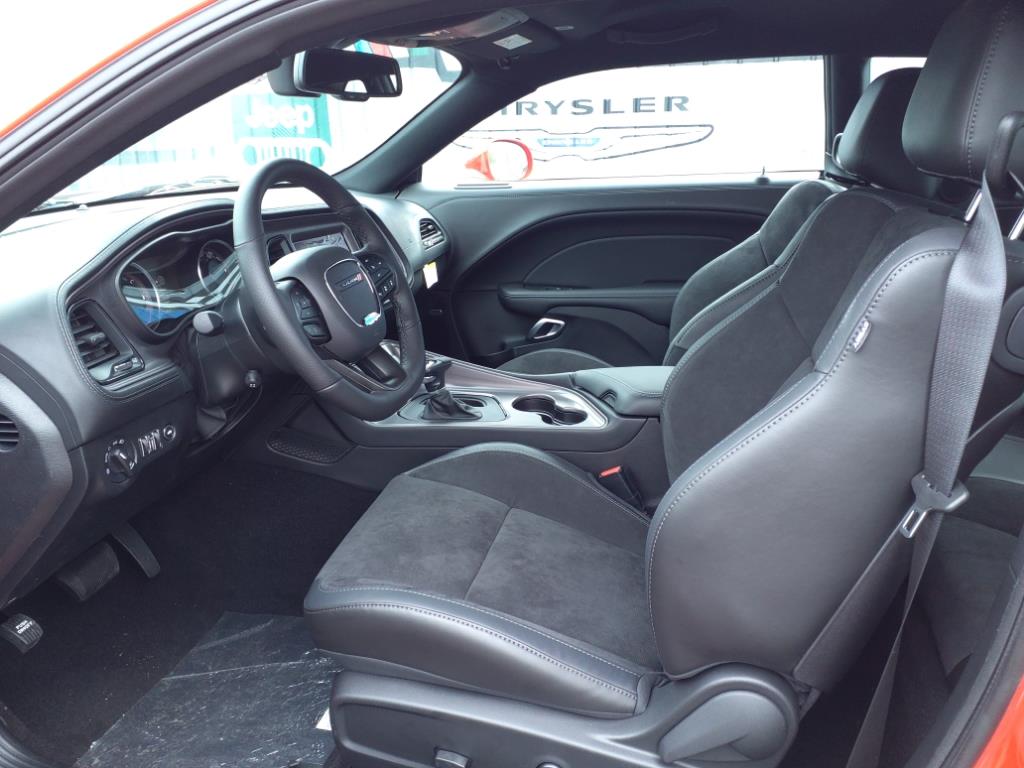 2023 Dodge Challenger R/T photo 4