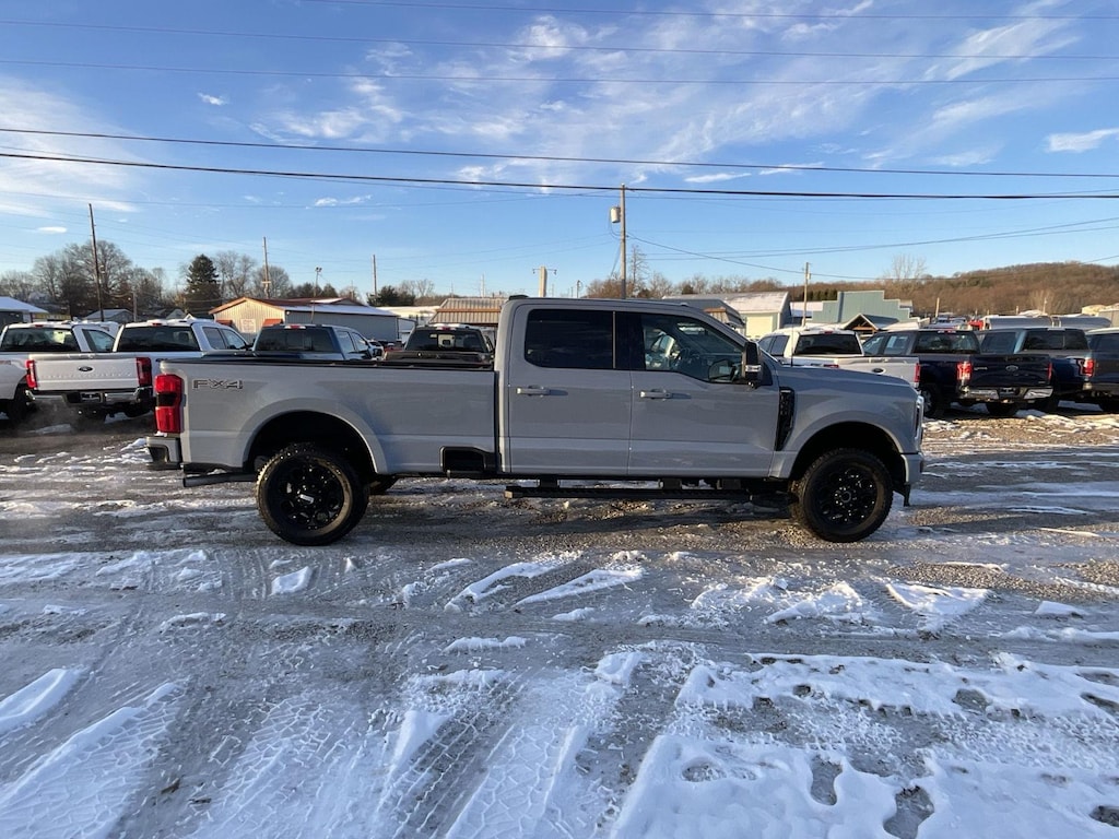 Used 2024 Ford Super Duty F-350 SRW Lariat Truck