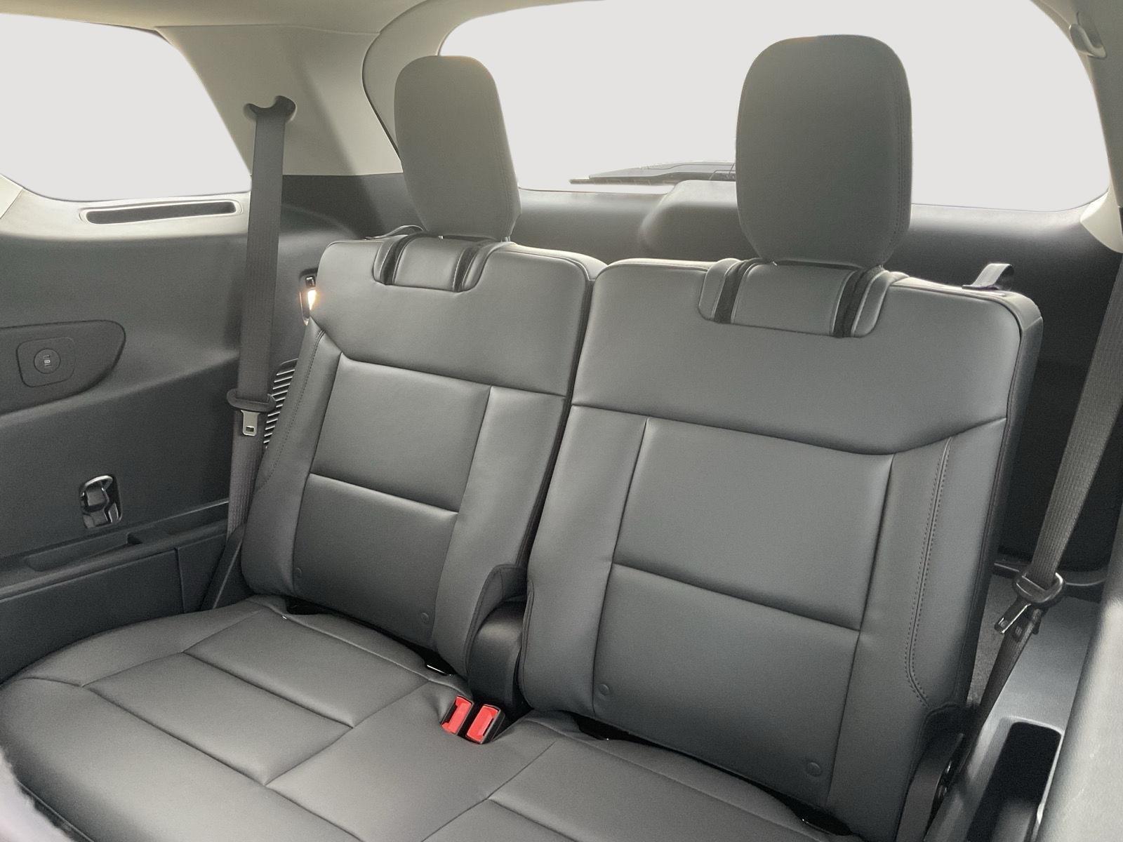 2026 Ford Explorer Active - Photo 16