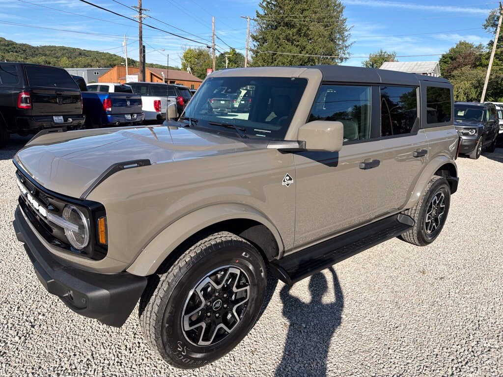 New 2026 Ford Bronco Outer Banks SUV