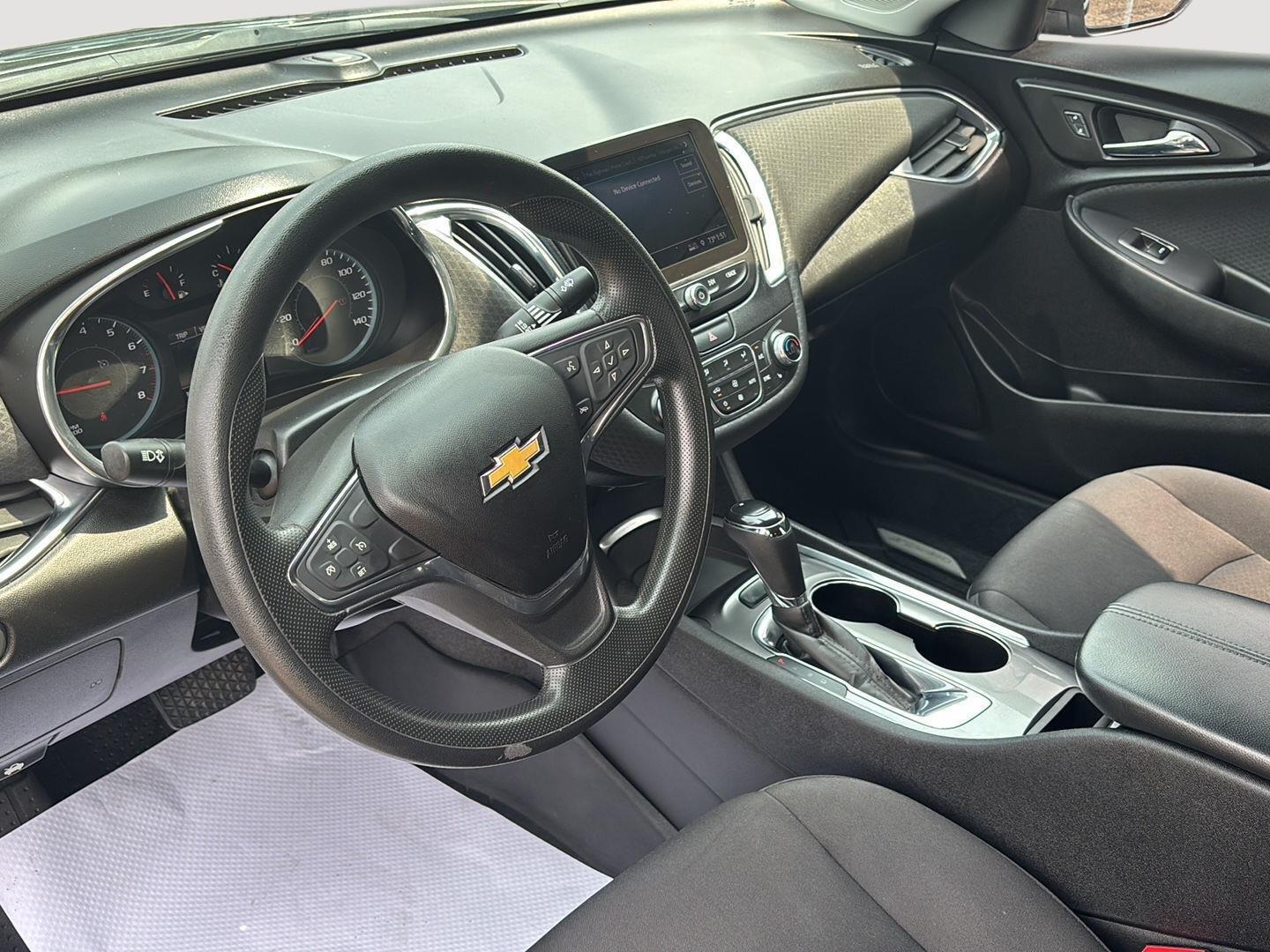 Used 2019 Chevrolet Malibu 1LT with VIN 1G1ZD5ST1KF116946 for sale in Loudonville, OH