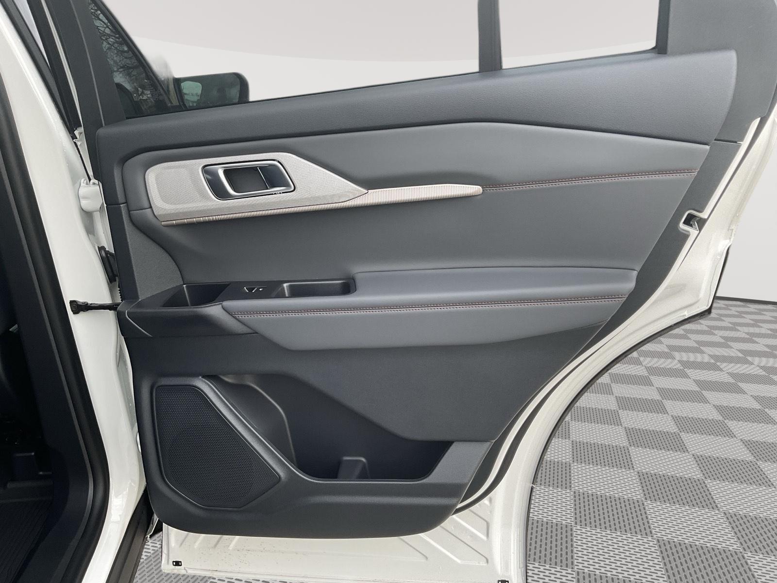 2026 Ford Explorer Active - Photo 19