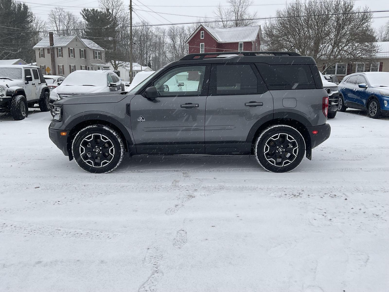 2025 Ford Bronco Sport Outer Banks's photo