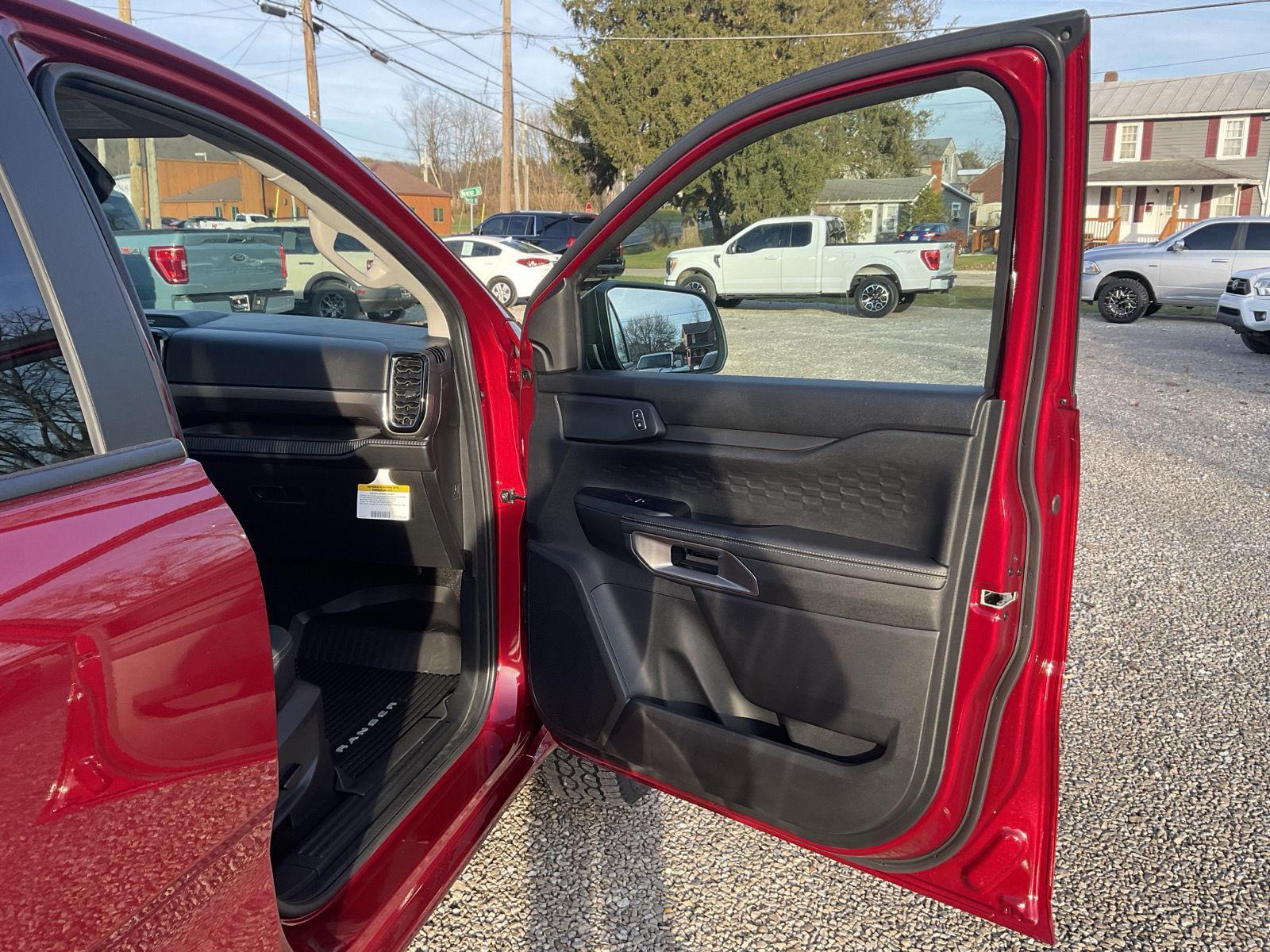 2025 Ford Ranger XLT - Photo 14