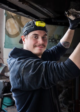Staff member Joey Bell from ID_0de5d82b503e