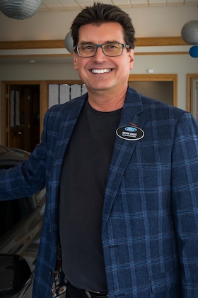 Staff member Kevin Hans from ID_72312bd65296
