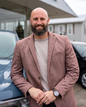 Staff member Josh Bull from ID_a60b8f290638