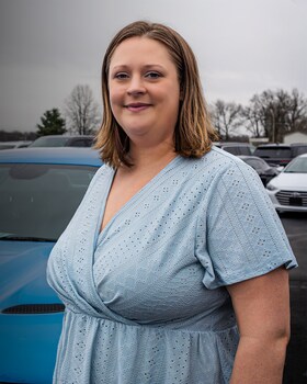 Staff member Amanda Huber from ID_585c17fe47c4