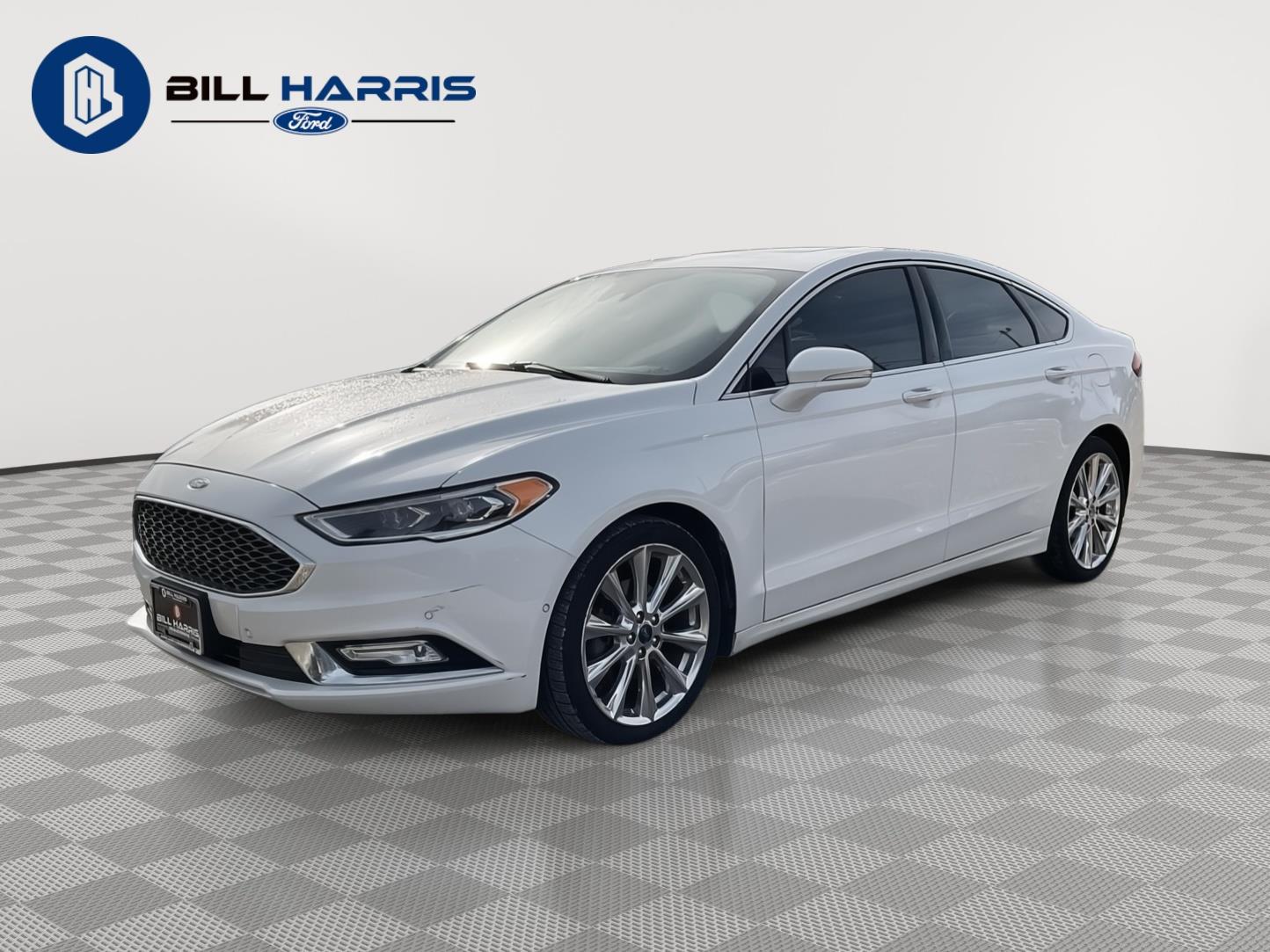2017 Ford Fusion Platinum's photo