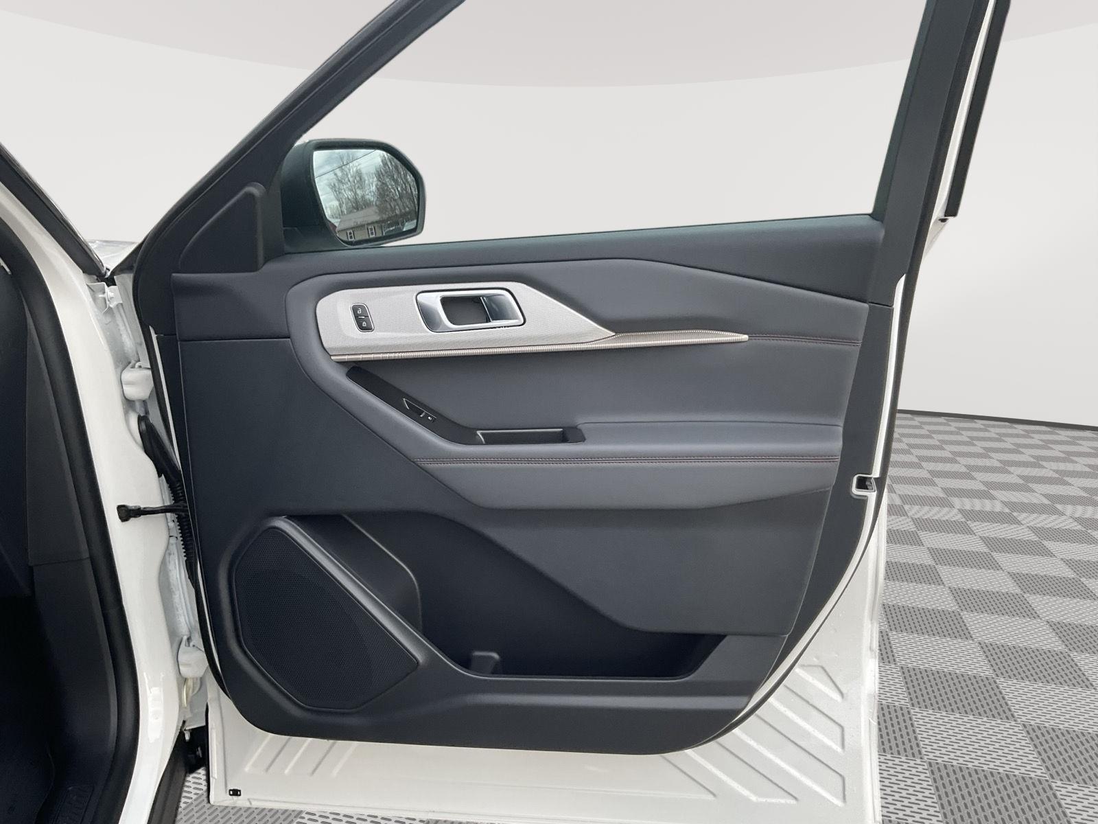 2026 Ford Explorer Active - Photo 21