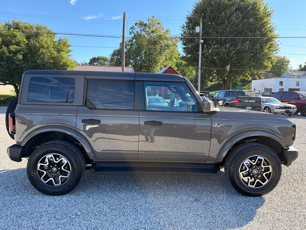 New 2026 Ford Bronco Outer Banks SUV