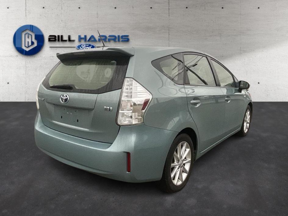 2014 Toyota Prius V Two photo 4