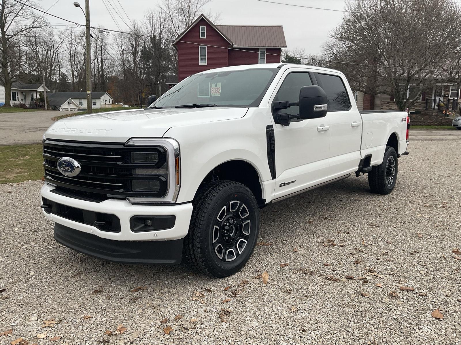 2026 Ford F-350 Super Duty Platinum's photo