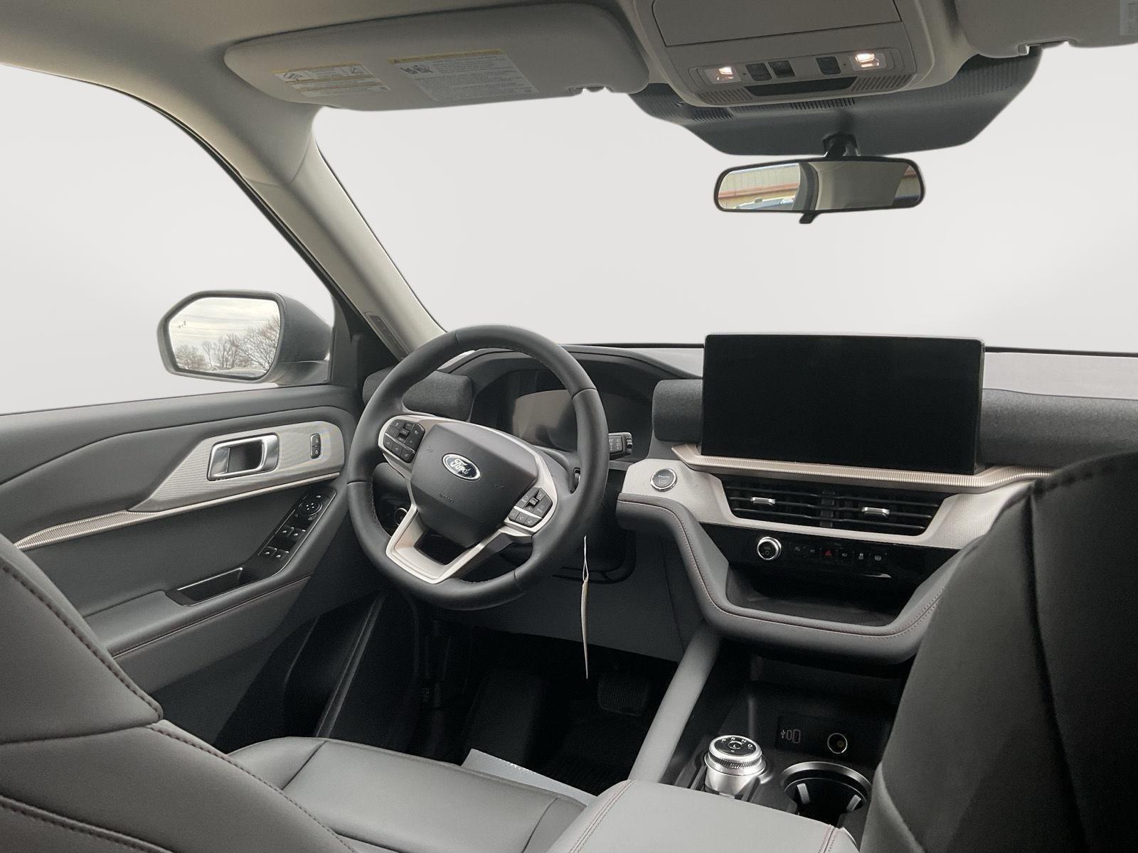 2026 Ford Explorer Active - Photo 18